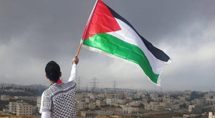 الفلسطينيون يشيدون بقرار الجنائية الدولية