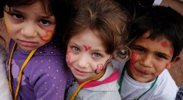 أطفال سوريون لاجئون في تركيا يحلمون ببلدهم الذي لا يعرفونه