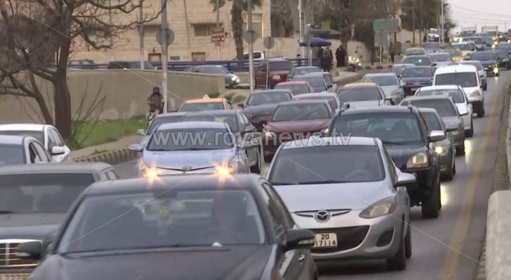 أزمات سير في العاصمة والمحافظات قبل دخول الحظر الشامل حيز التنفيذ.. فيديو