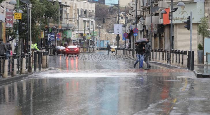 طقس مائل للبرودة الخميس وفرصة لهطول زخات أمطار.. تفاصيل