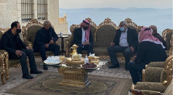 ولي العهد يعزي أهالي المتوفين بحادثة مستشفى السلط
