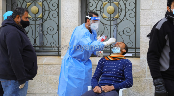 خلال إجراء فرق التقصي الوبائي فحوصات في العاصمة عمان