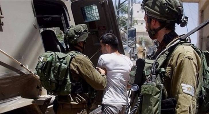 اعتقال ١٦ فلسطينيا وإصابة آخرين في الضفة