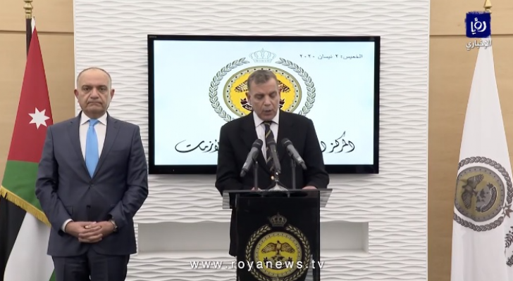 خلال الإيجاز الحكومي الذي عقده وزيرا الإعلام والصحة الأسبقين