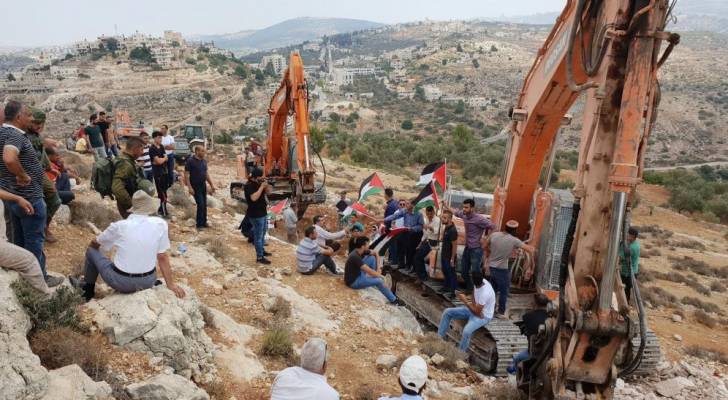 فلسطينيون يمنعون مستوطنين من تجريف أراضٍ في بيت لحم