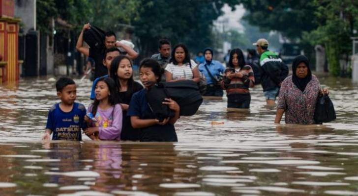 أكثر من ١٥٠ قتيلا في فيضانات إندونيسيا وتيمور الشرقية