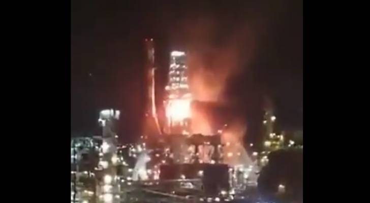 اندلاع حريق كبير في مصفاة نفط بمدينة حيفا.. فيديو