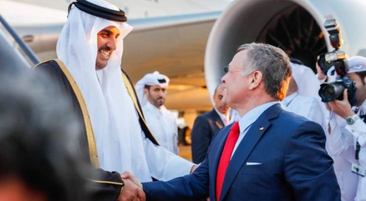 الملك يتسلم رسالة من أمير قطر