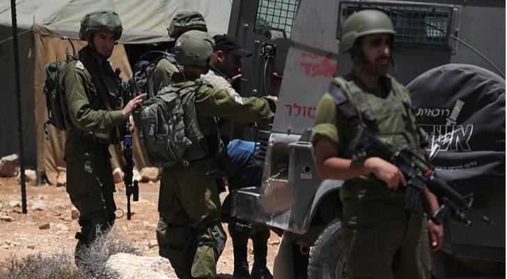 الاحتلال الإسرائيلي يعتقل ١٨ فلسطينيا