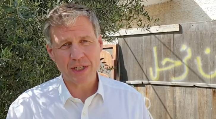 القنصل البريطاني في القدس المحتلة يزور حي الشيخ جراح.. فيديو