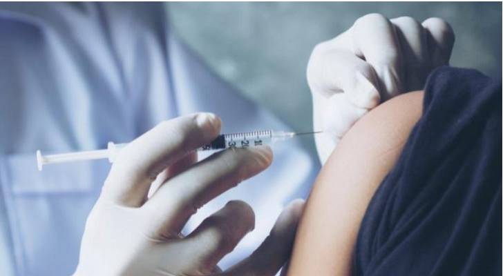 انتهاء حملة تطعيم موظفي وزارة التعليم العالي من كورونا