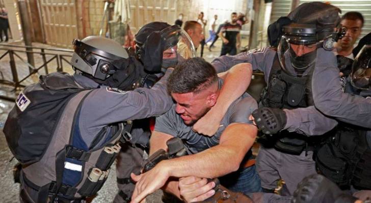 إصابات واعتقالات بمواجهات مع الاحتلال الإسرائيلي في القدس - فيديو