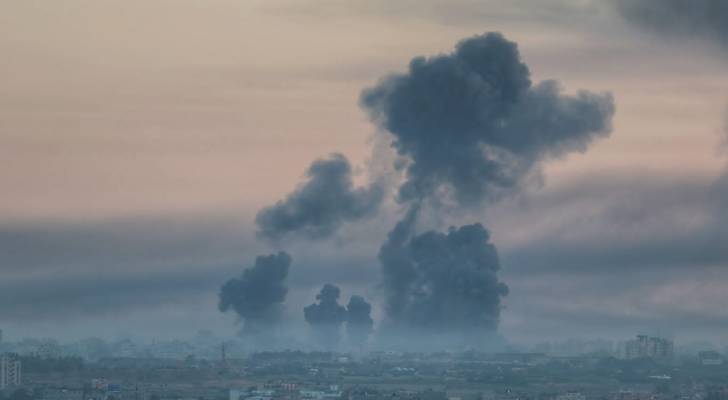 طائرات الاحتلال تشن أعنف سلسلة غارات على غزة وتلحق أضرارا جسيمة فيها
