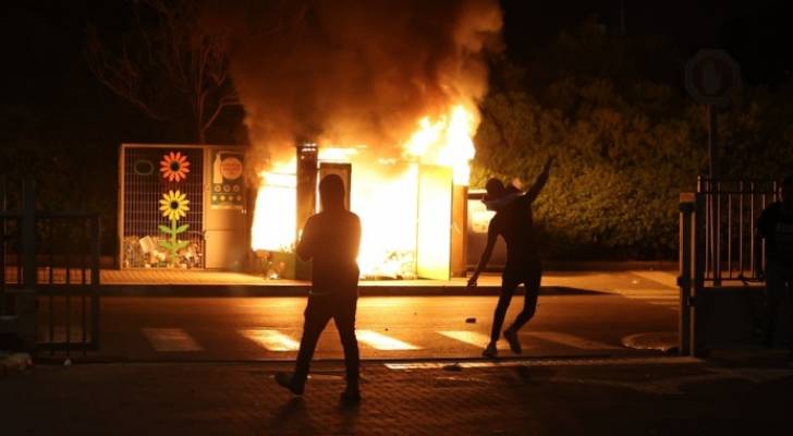 إحراق مركبات ومطعم لمستوطنين.. مواجهات عنيفة في مدن الداخل الفلسطيني