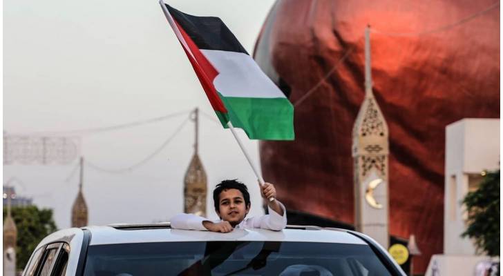 الشارع القطري يعبر عن تضامنه مع الشعب الفلسطيني