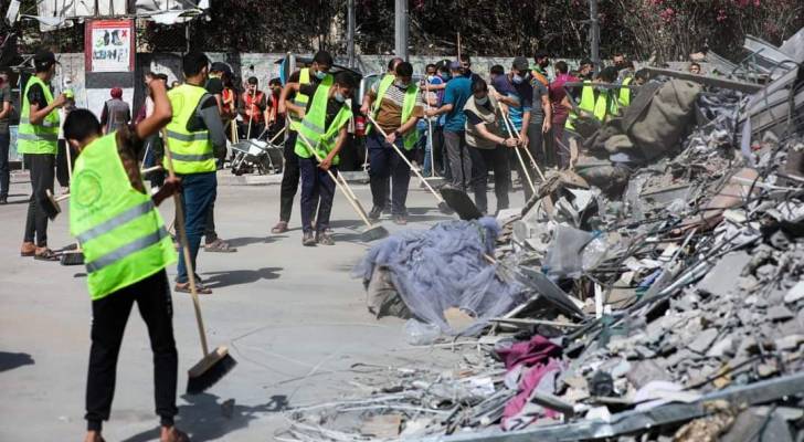 فلسطينيون يعلنون عن أكبر حملة تطوع لتنظيف شوارع غزة: "حنعمرها" - فيديو وصور