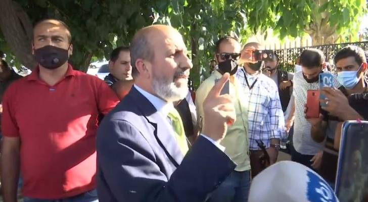 أردنيون ينفذون وقفة احتجاجية أمام السفارة الأمريكية في عمان تنديدا بزيارة بلينكن.. فيديو