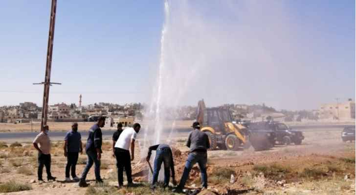 ضبط وإزالة اعتداءين على خطوط مياه في الموقر