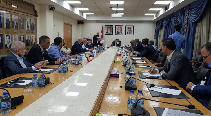 اجتماع لجنة السياحة والآثار والخدمات العامة