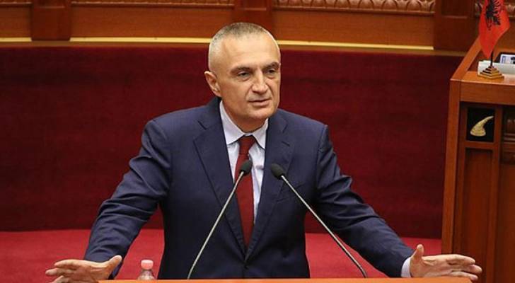 البرلمان الألباني يصوت لصالح عزل رئيس البلاد