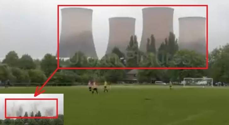 لحظة "تدمير" ٤ أبراج تبريد ضخمة لمحطة كهرباء في أثناء بث مباشر لمباراة كرة القدم - فيديو