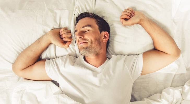 دراسة تكشف "فائدة عظيمة" للاستيقاظ مبكرا بساعة عن المعتاد