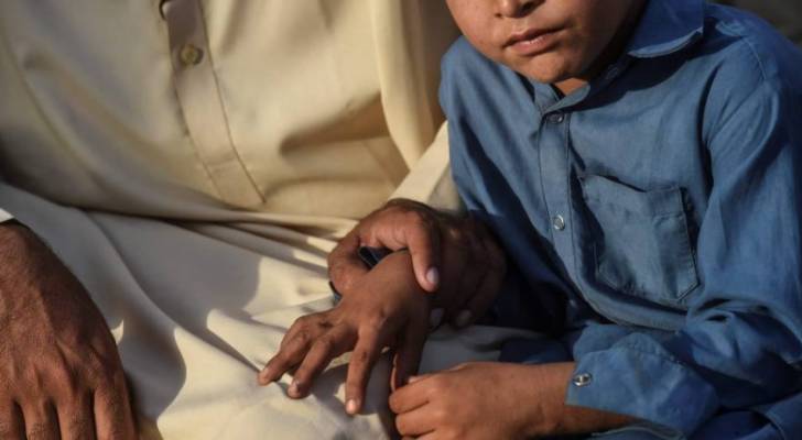 "أطفال الإيدز" في باكستان عنوان مأساة مستمرة بسبب إهمال طبي