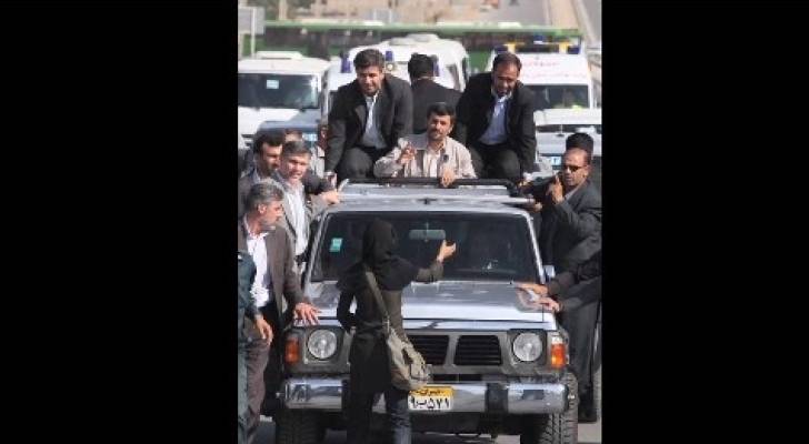 صورة الإيرانية التي ترفع إصبعها الأوسط لنجاد "متلاعب بها"
