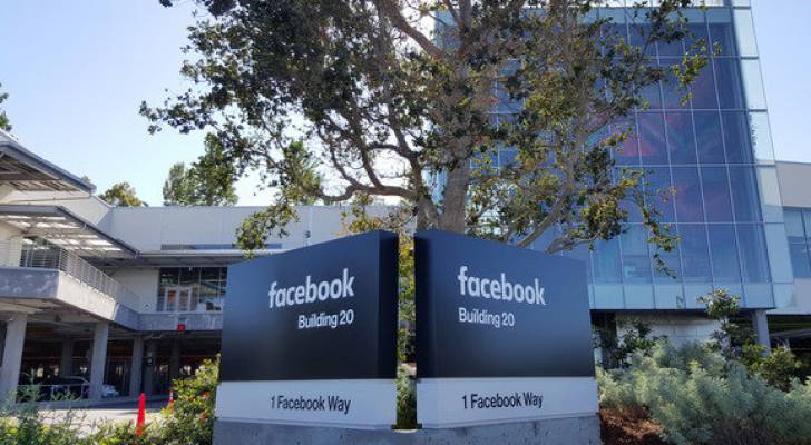 "حكم قضائي" يرفع قيمة "فيسبوك" السوقية إلى تريليون دولار