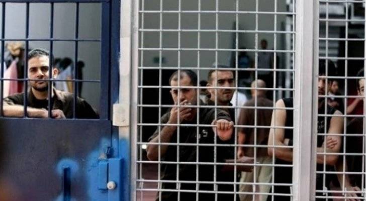 فروانة: ٨٢ أسيرا فلسطينيا مضى على اعتقالهم أكثر من ٢٠ سنة