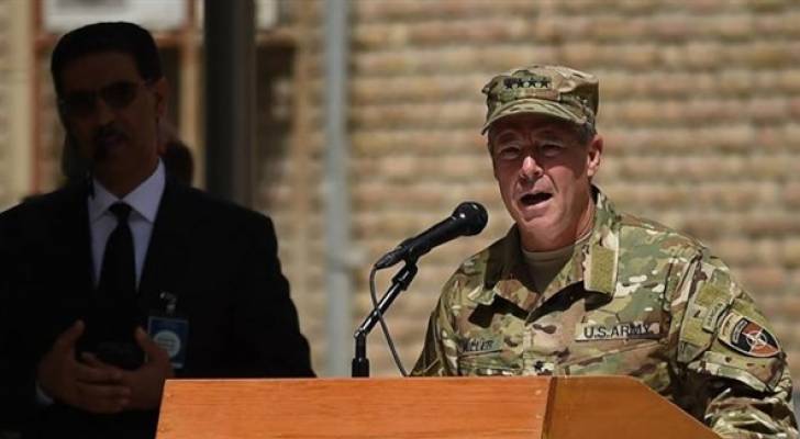 قائد القوات الأمريكية والأطلسية في أفغانستان يسلم مهامه