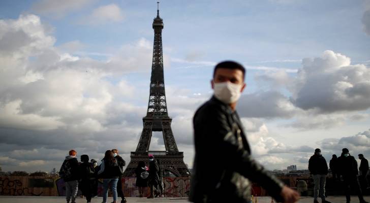 فرنسا تشدد قيود السفر على المسافرين القادمين من بعض الدول