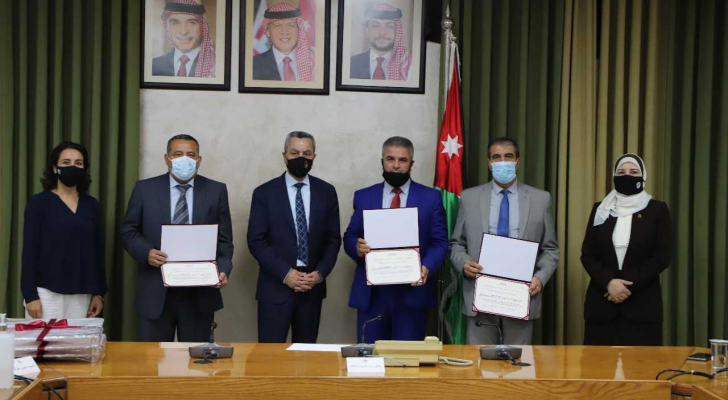 التربية تكرم مديرياتها الفائزة بجائزة التميز