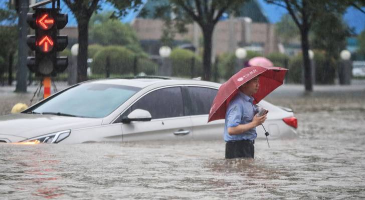 مصرع ٣٣ شخصًا جراء فيضانات وسط الصين