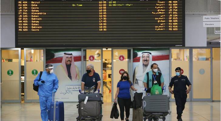 الكويت تحظر السفر على غير الحاصلين على لقاح كورونا