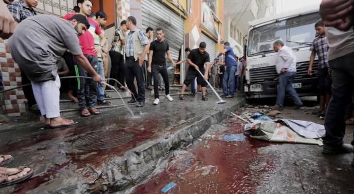ما حقيقة صورة دماء ضحايا سقطوا في أحداث ميدان رابعة بمصر؟