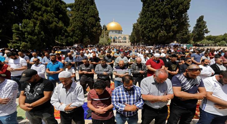نحو ٤٠ ألف فلسطيني أدوا صلاة الجمعة في المسجد الأقصى