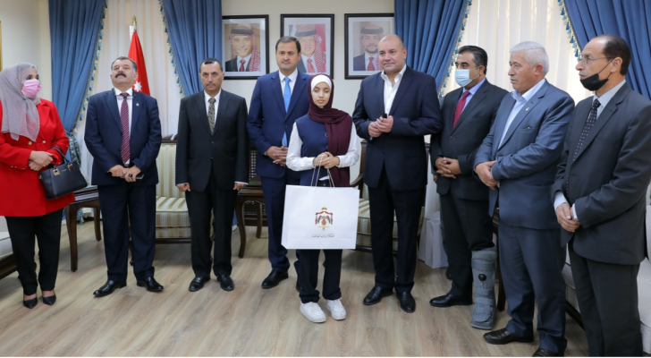 رئيس مجلس النواب يكرم أوائل التوجيهي