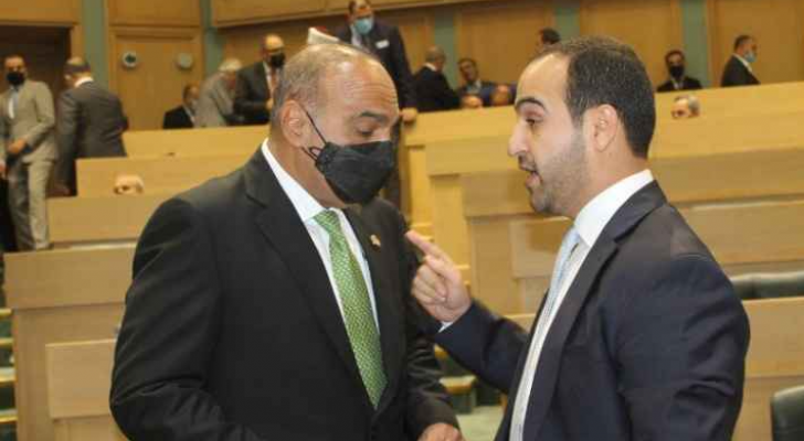 النائب عماد العدوان ورئيس الوزراء بشر الخصاونة