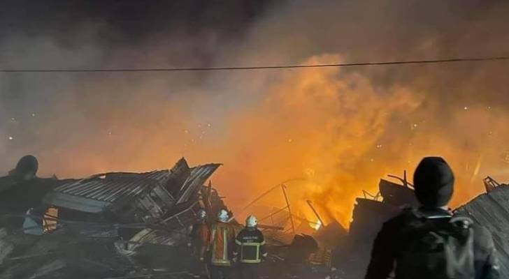 حريق هائل "يلتهم" السوق الشرقي لمدينة نابلس "فيديو"