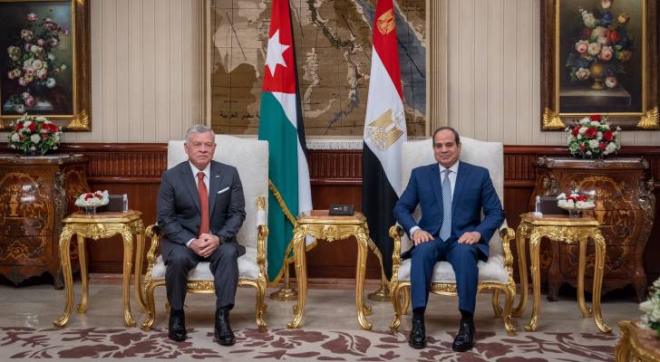الملك يبحث مع الرئيس المصري توسيع آفاق التعاون بين البلدين