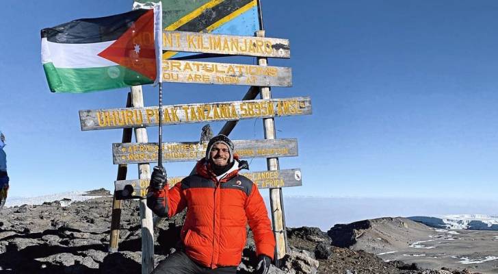 الشاب الأردني الصباغ يتسلق رابع أعلى قمة في العالم