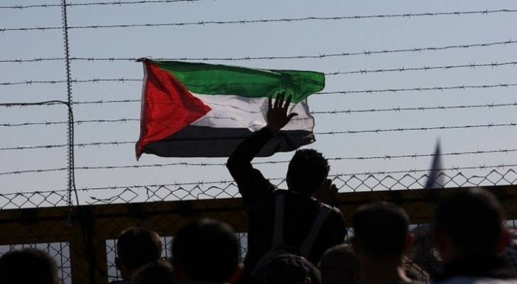 الأسرى الفلسطينيون يستعدون لإضراب مفتوح عن الطعام يتبعه إضراب عن الماء