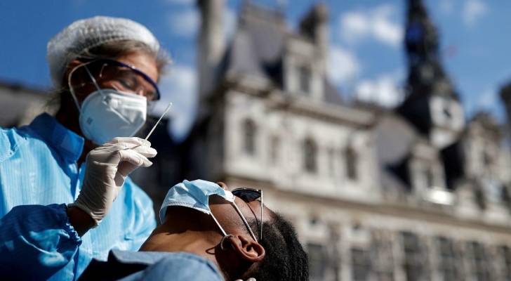 فرنسا تتشدد في إجراءات تلقيح العاملين في القطاع الصحي
