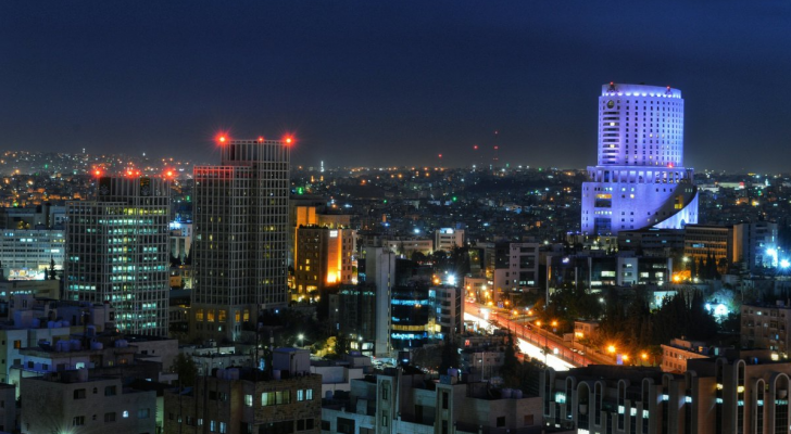 الطقس يحتاج إلى ارتداء معطف خفيف