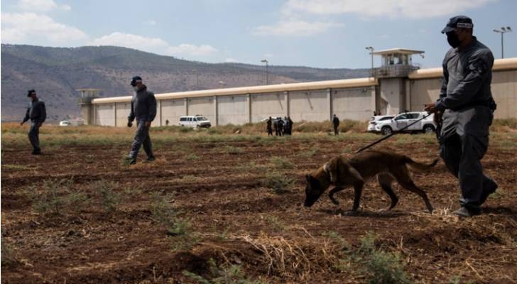 وسائل إعلام عبرية تكشف تكلفة البحث عن أسرى سجن جلبوع الفارين