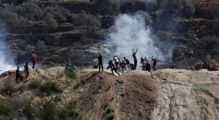 إصابة ١١ فلسطينيا في مواجهات مع الاحتلال في بيتا
