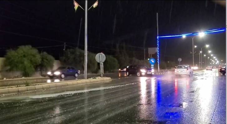 تساقط للأمطار في محافظة الكرك - فيديو
