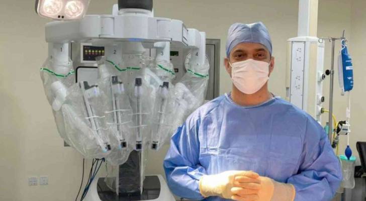 إجراء أول عملية جراحة كلى بالروبوت في دبي