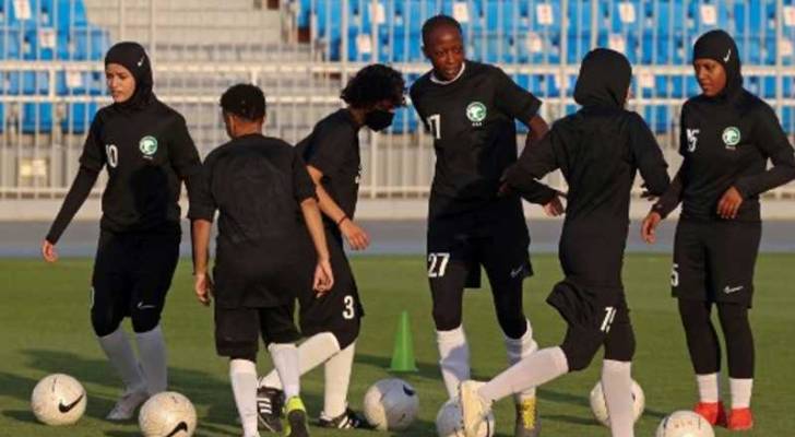 السعودية: انطلاق النسخة الأولى من دوري السيدات لكرة القدم